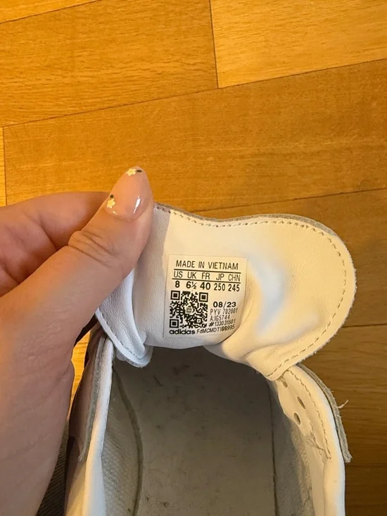 adidas Sambae White Low-Top Leather Sneaker - Picture 2 of 6